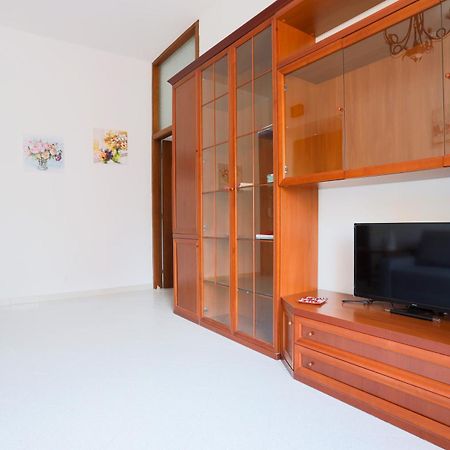 Bright Apartment Near The Sea With Parking Salerno Eksteriør billede
