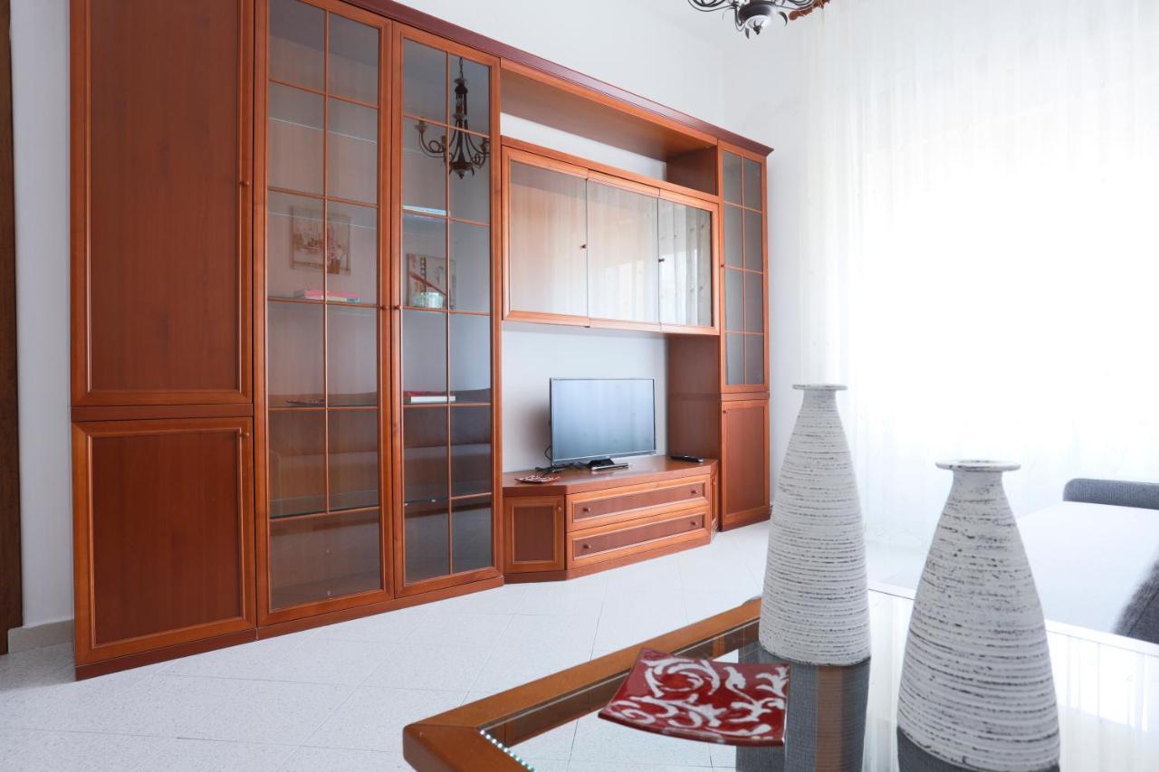Bright Apartment Near The Sea With Parking Salerno Eksteriør billede