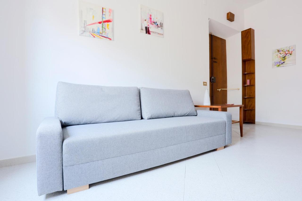 Bright Apartment Near The Sea With Parking Salerno Eksteriør billede