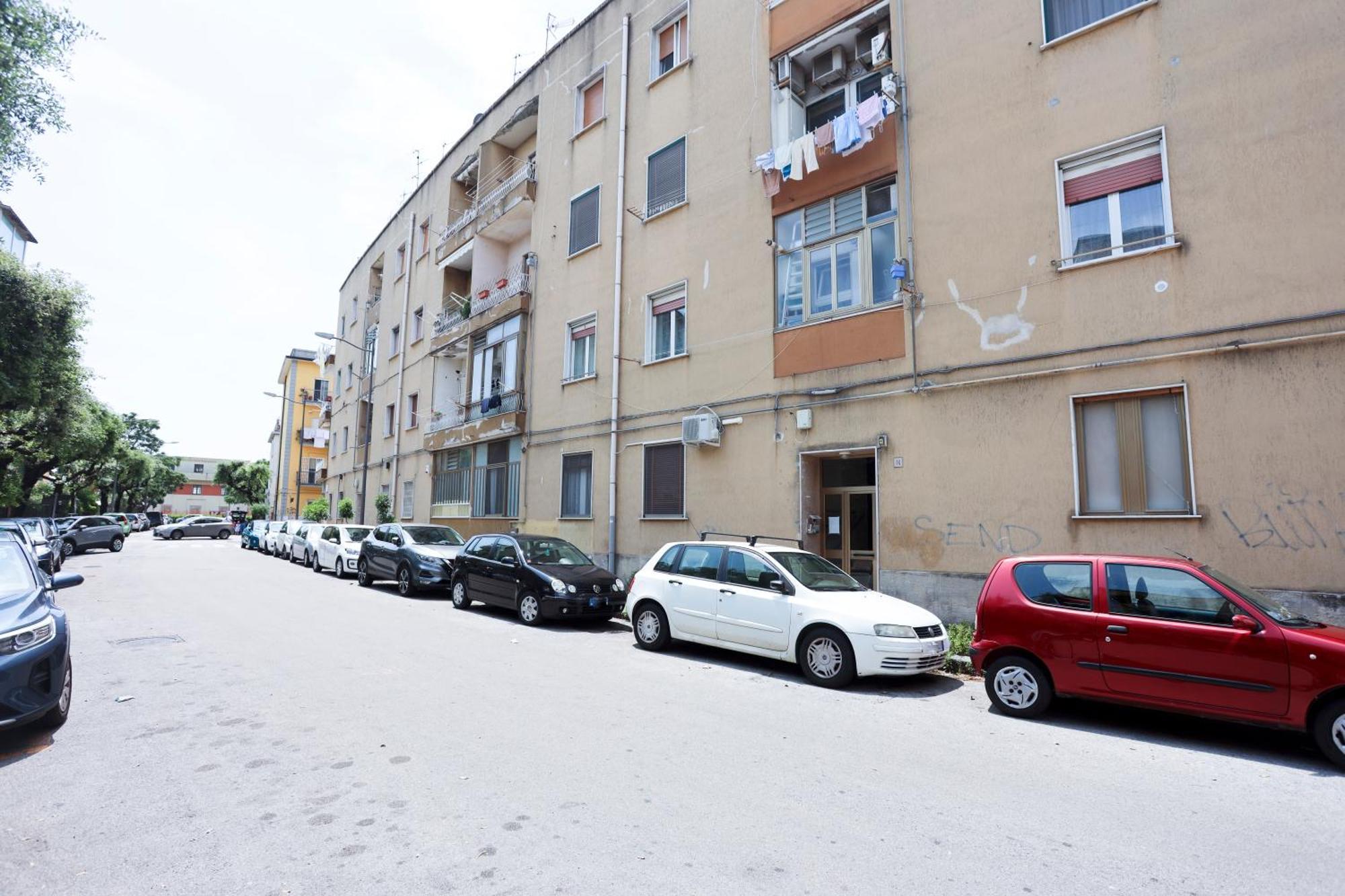 Bright Apartment Near The Sea With Parking Salerno Eksteriør billede